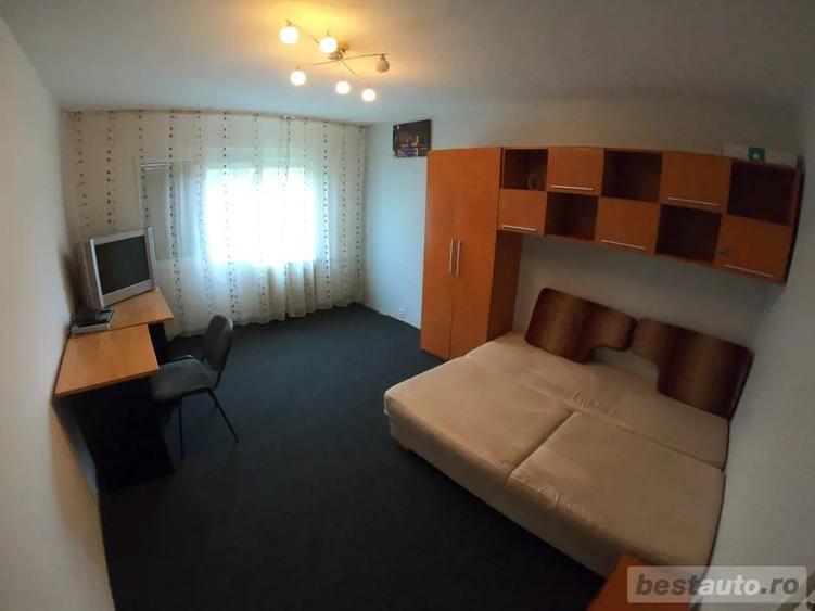 Inchiriez garsoniera in complexul studnetesc la etajul 2 - 1