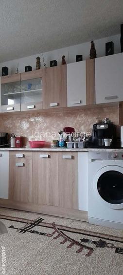 De vanzare apartament curte comuna