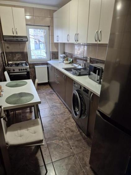 Inchirieri Apartamente 3 camere CARTIERE APUSULUI - 2