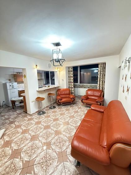 Apartament de inchiriat 3 camere Decebal - 1