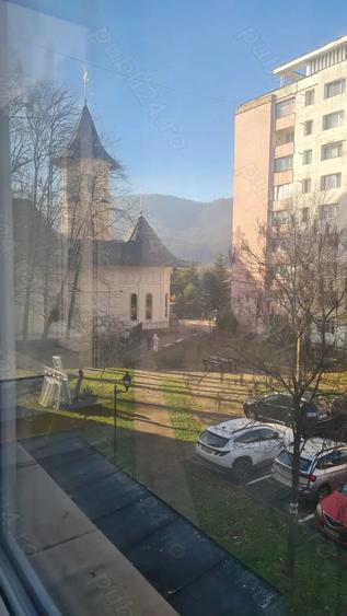 Inchiriez ap. 2 camere pe termen lung.Se libereaza la sfarsitul lunii. - 2