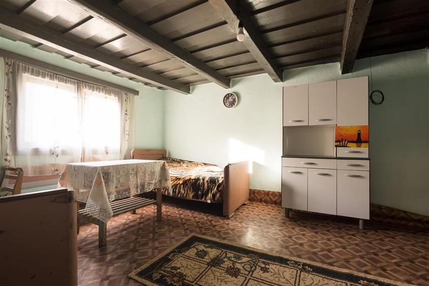 RECO Casa in Sarbi la 27km de Oradea cu dublu front stradal - 5