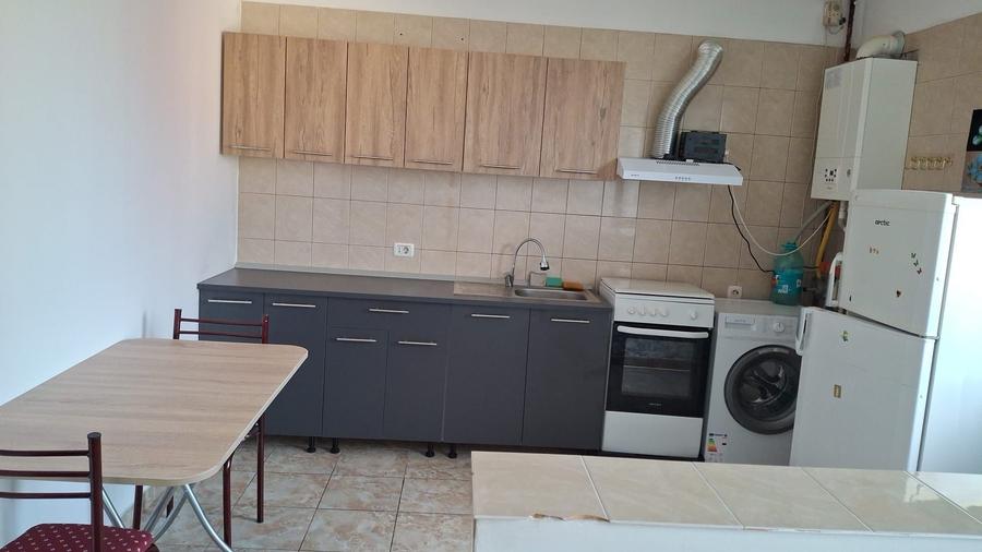 Inchiriez apartament 2 camere - 3