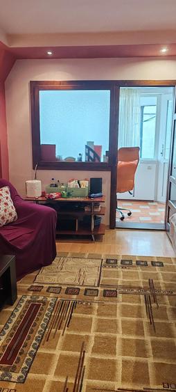 Proprietar vand apartament 3 camere decomandate - 1
