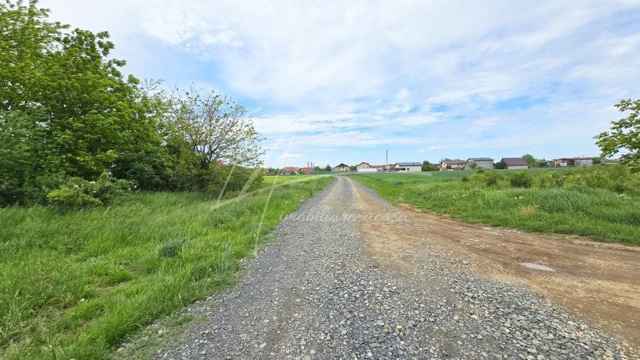 Teren intravilan in zona rezidentiala, la 1 km de A0 si A1 - 7