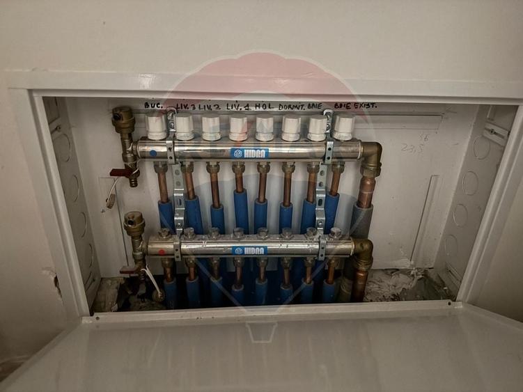 Casă / Vilă cu 6 camere de vânzare în zona Darmanesti - 44