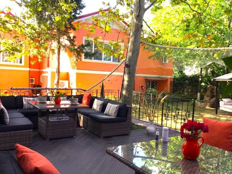 Venus, pensiune  moderna, decorata art deco, 11 camere si restaurant - 9