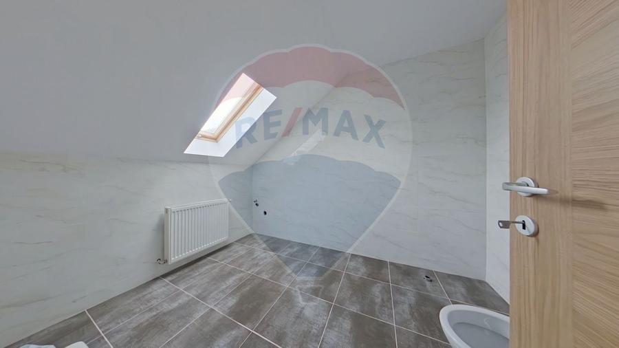 Mansarda de vanzare, 81mp, str Cetatii. Comision 0% - 6