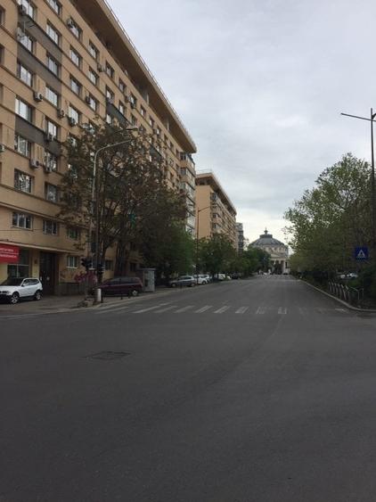 Garsoniera ultracentrala, mobilata , etaj 3, bloc solid, termoiz, langa Cismigiu - 12