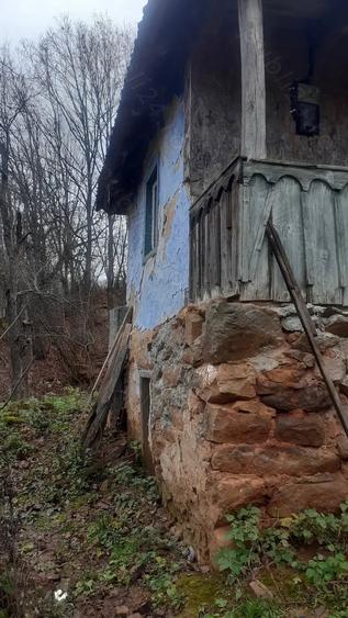 Vand casa ?araneasca din lemn. - 2