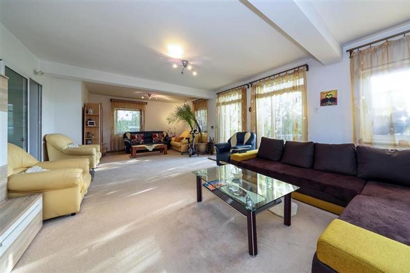 Vanzare Casa zona Tractorul, teren aferent 700 mp - 2