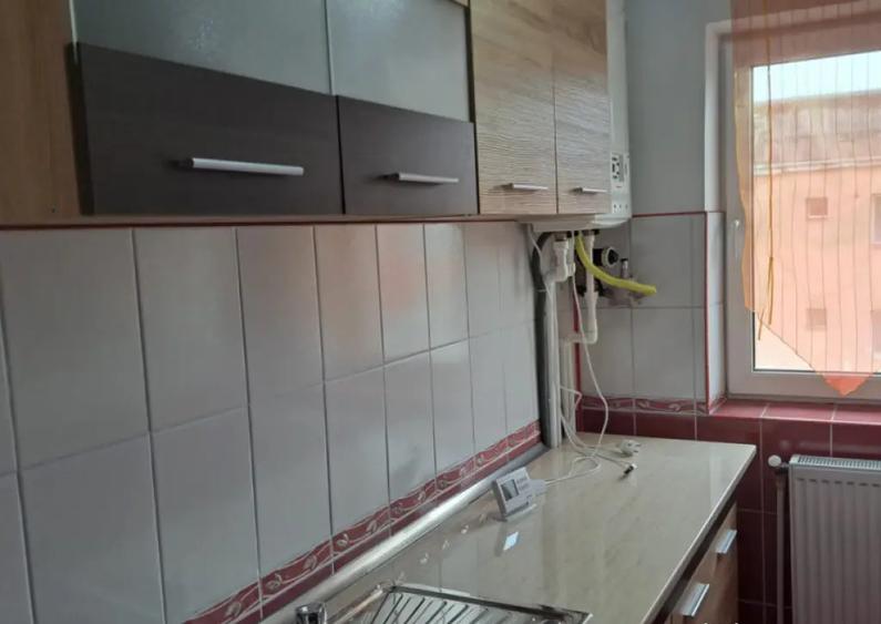 Apartament 2 camere, 42 mp, zona Hotvon - 3