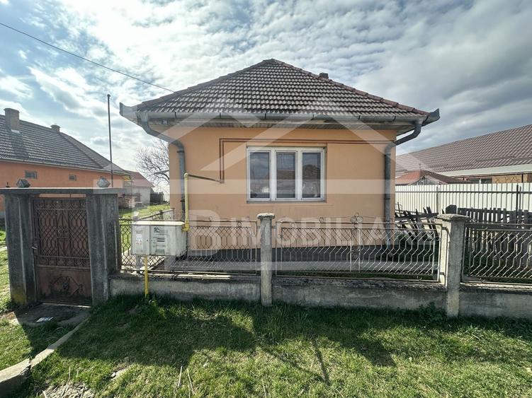 Casa individuala de vanzare, 107mp, 645mp teren, Zona Santana de Mures - 1