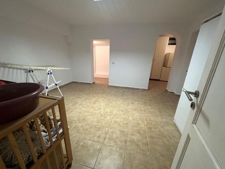 Cotroceni Panduri Demisol si Parter renovate total Curte metrou zona linistita - 3