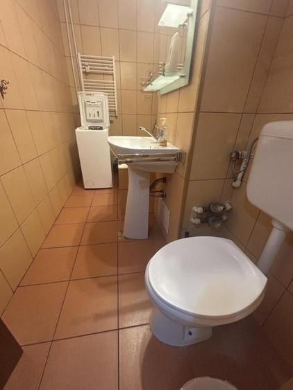 Nerva Traian- Garsoniera 42mp -decomandata -bloc 1989 - 8