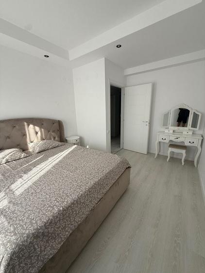 Apartament cu 3 camere decomandat, mobilat în Ștefăneștii de Jos