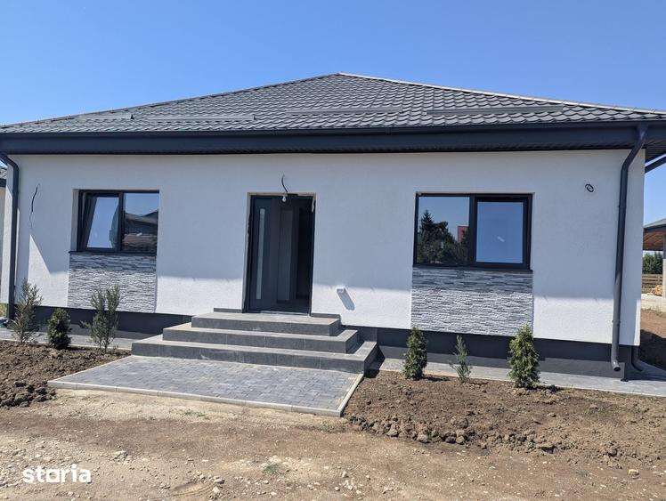 Casă cu 4 camere cu Teren 420 Mp în Crevedia