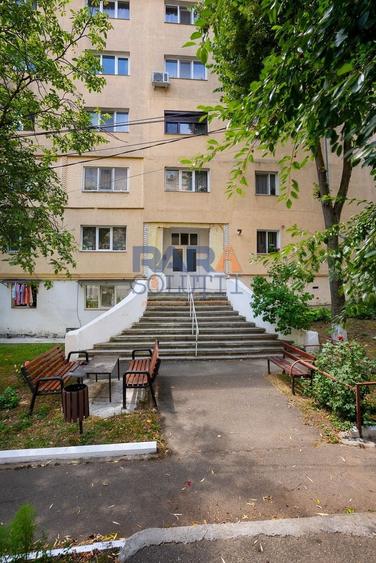 Apartament cu 3 camere decomandat în Sud-Vest
