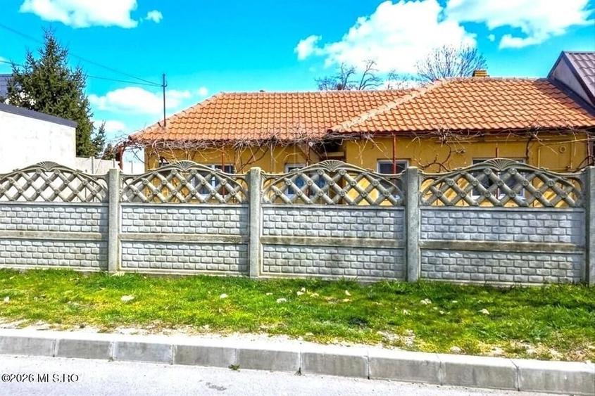 Duplex cu 3 camere cu Canalizare în 2 Mai