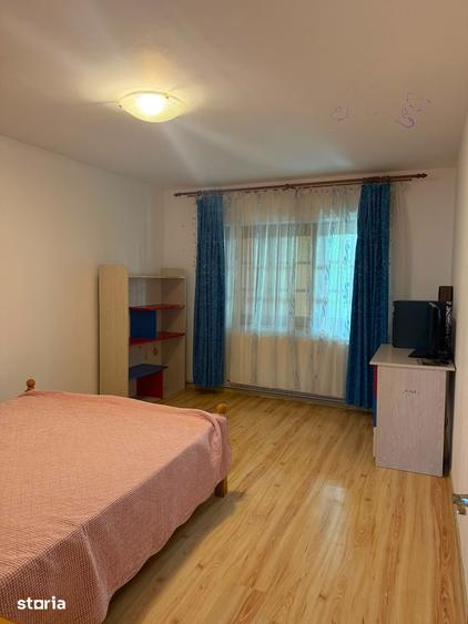 Casă cu 6 camere cu Teren 730 Mp în Central