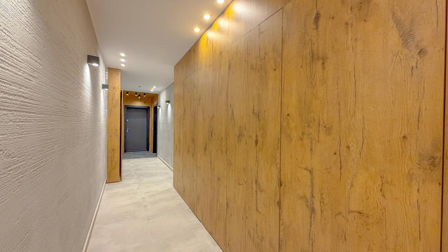 Apartament cu 2 camere decomandat în Tractorul