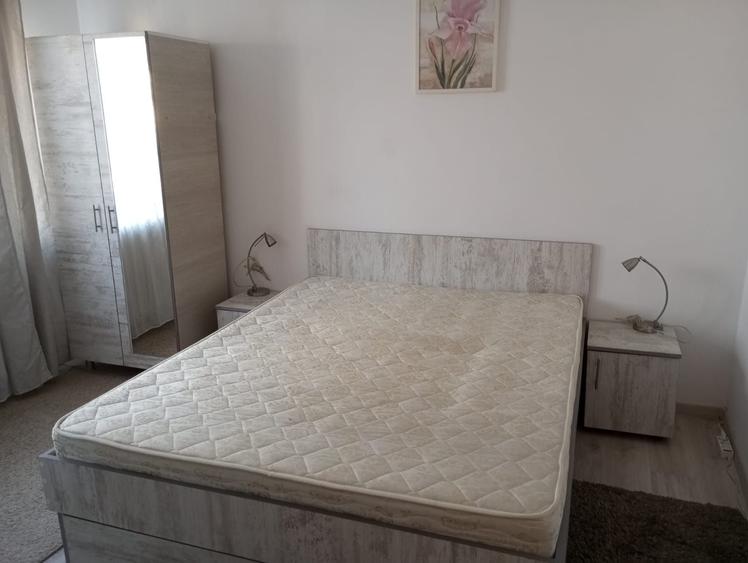 Apartament cu 3 camere decomandat în Petru Rareș