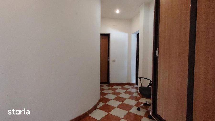 Apartament cu 4 camere decomandat în Cotroceni