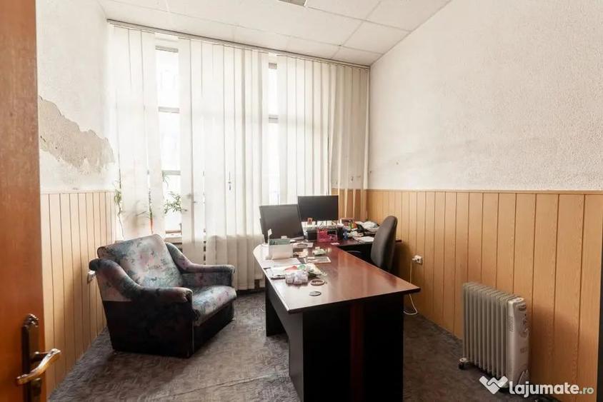 Spațiu comercial, de 443 mp, în Central