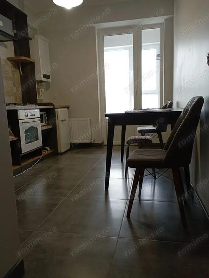 Garsonieră decomandată în Brâncoveanu