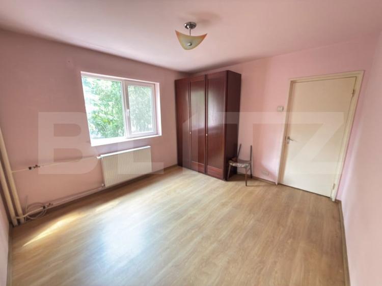 Apartament cu 2 camere decomandat în Vest