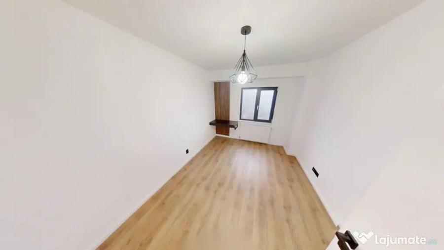 Apartament cu 4 camere decomandat în Zorilor