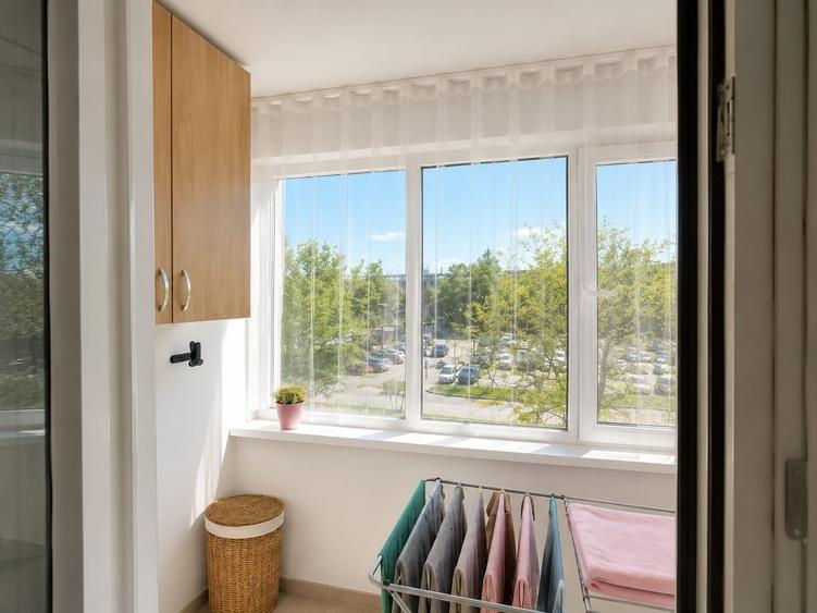 Apartament cu 3 camere semidecomandat în Craiovei