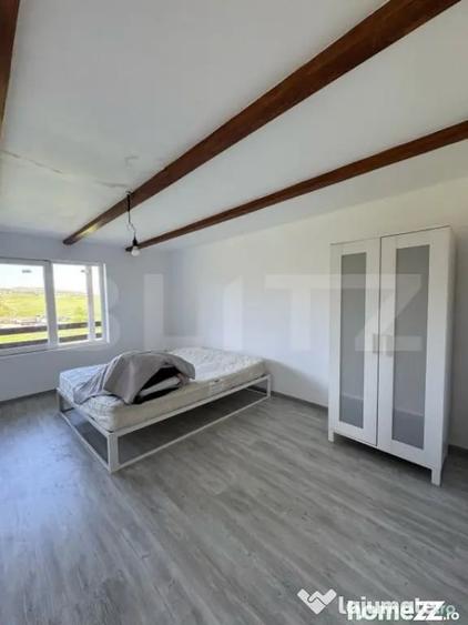 Casă cu 6 camere cu Teren 8700 Mp în Turda