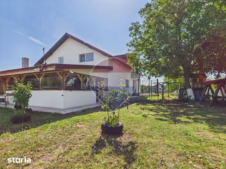 Casă cu 8 camere cu Teren 2220 Mp în Crevedia