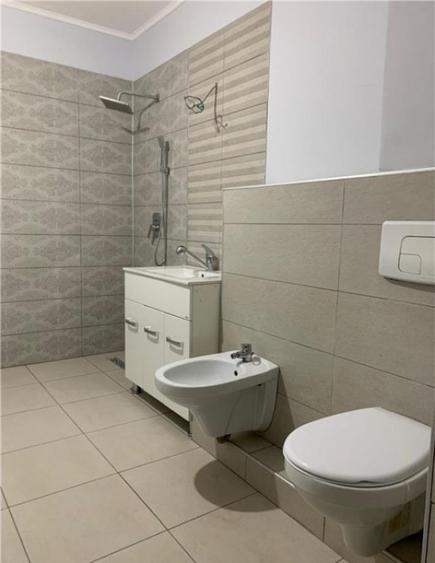 Apartament cu 4 camere decomandat în Horea