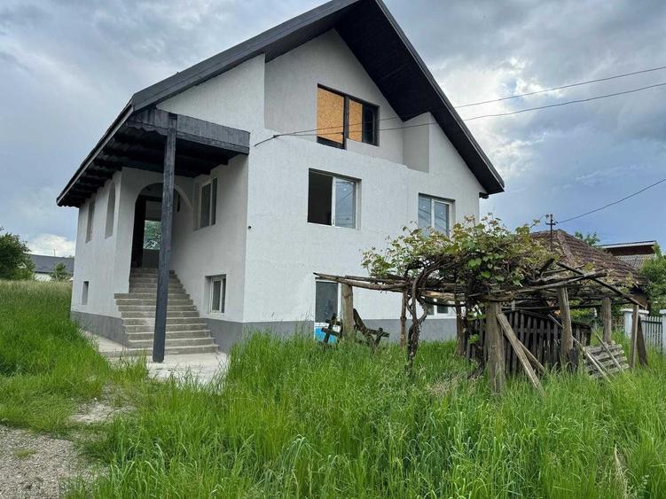 Casă cu 4 camere în Vad