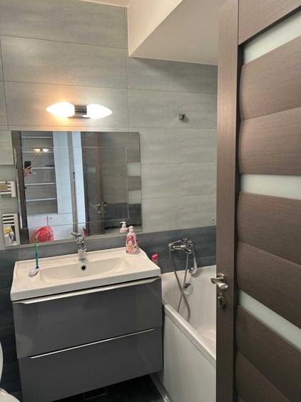 Apartament cu 2 camere semidecomandat, mobilat în Exterior Vest