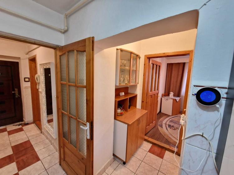 Inchiriez apartament 2 camere decomandat, Cetate - 3