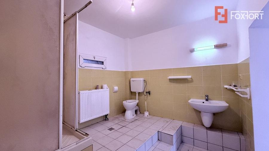 Casă individuală cu 5 camere cu Canalizare în Dumbrăvița