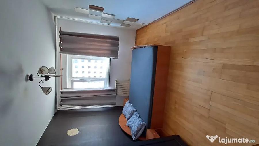Apartament cu 3 camere semidecomandat în Lujerului