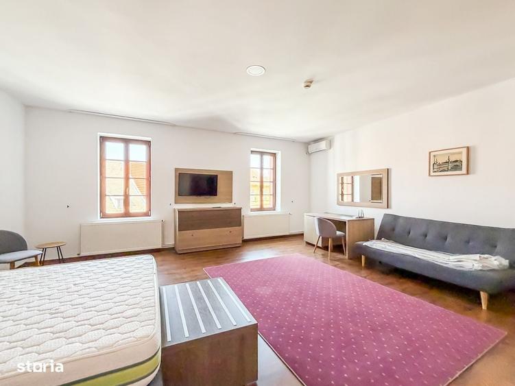Casă cu 4 camere în Central