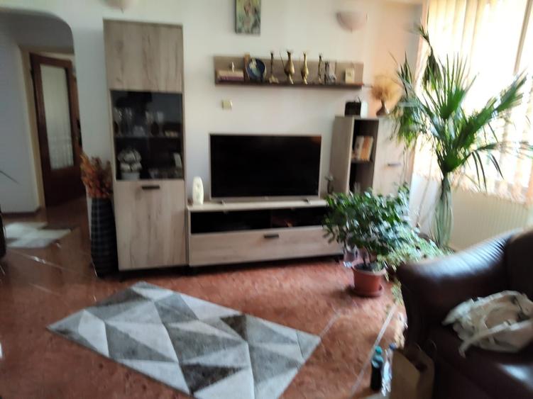 Apartament cu 2 camere în Telecabinei