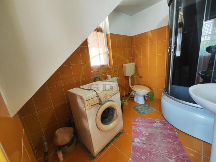 Casă individuală cu 5 camere cu Canalizare în Lascăr Catargiu