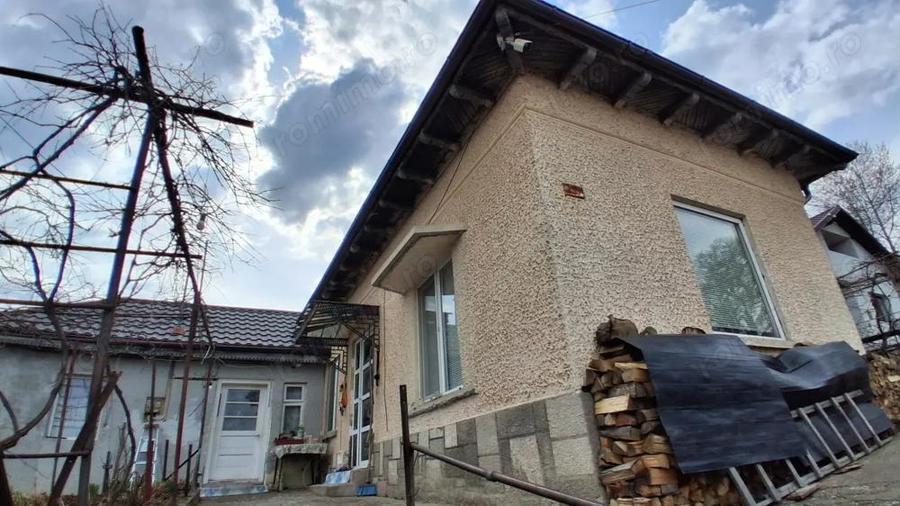 Casa cu teren generos de vanzare in Poiana Campina - 12