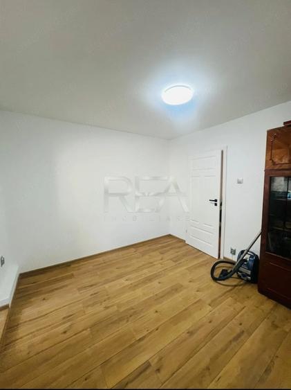 Apartament cu 4 camere decomandat în Tineretului