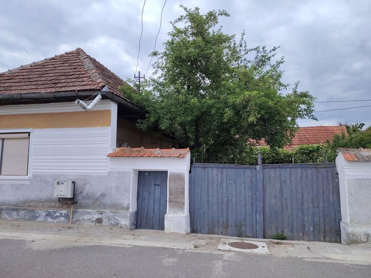 Casă cu 4 camere în Copăcel