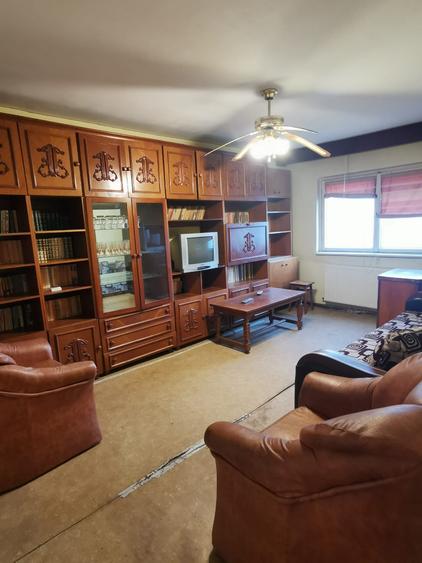 Poarta 6 / 3 camere decomandat / centrala gaze - 1