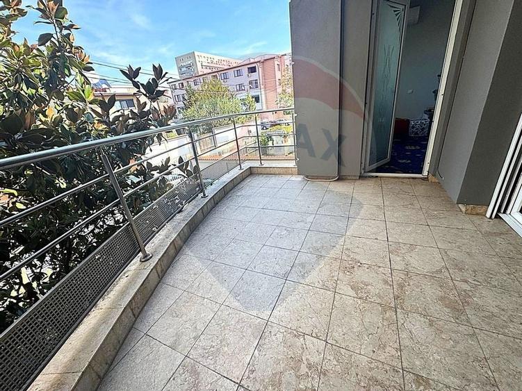 Casă / Vilă spațioasă de închiriat – Militari, zona Moinești - 22