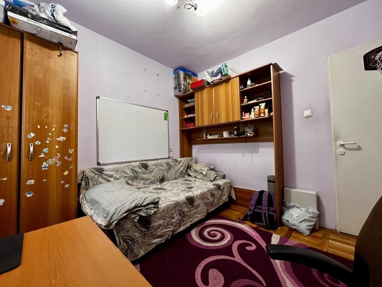 Apartament spatios, 3 camere, decomandat, etaj 1 - Calea Sagului - 6