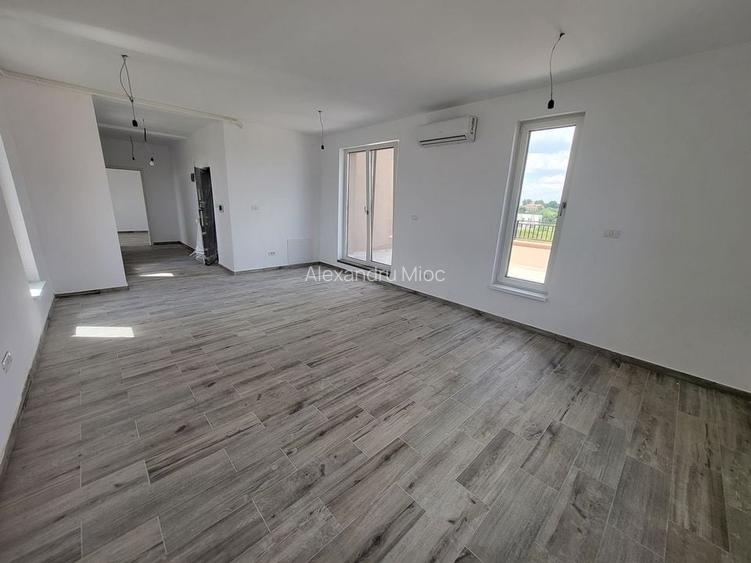 Bloc Nou. Etaj 1. Asfalt. Langa Profi. Finisaje de calitate